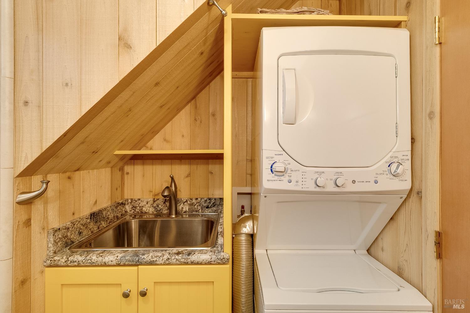 Detail Gallery Image 7 of 28 For 2020 Sandpiper Ct, Bodega Bay,  CA 94923 - 2 Beds | 1 Baths