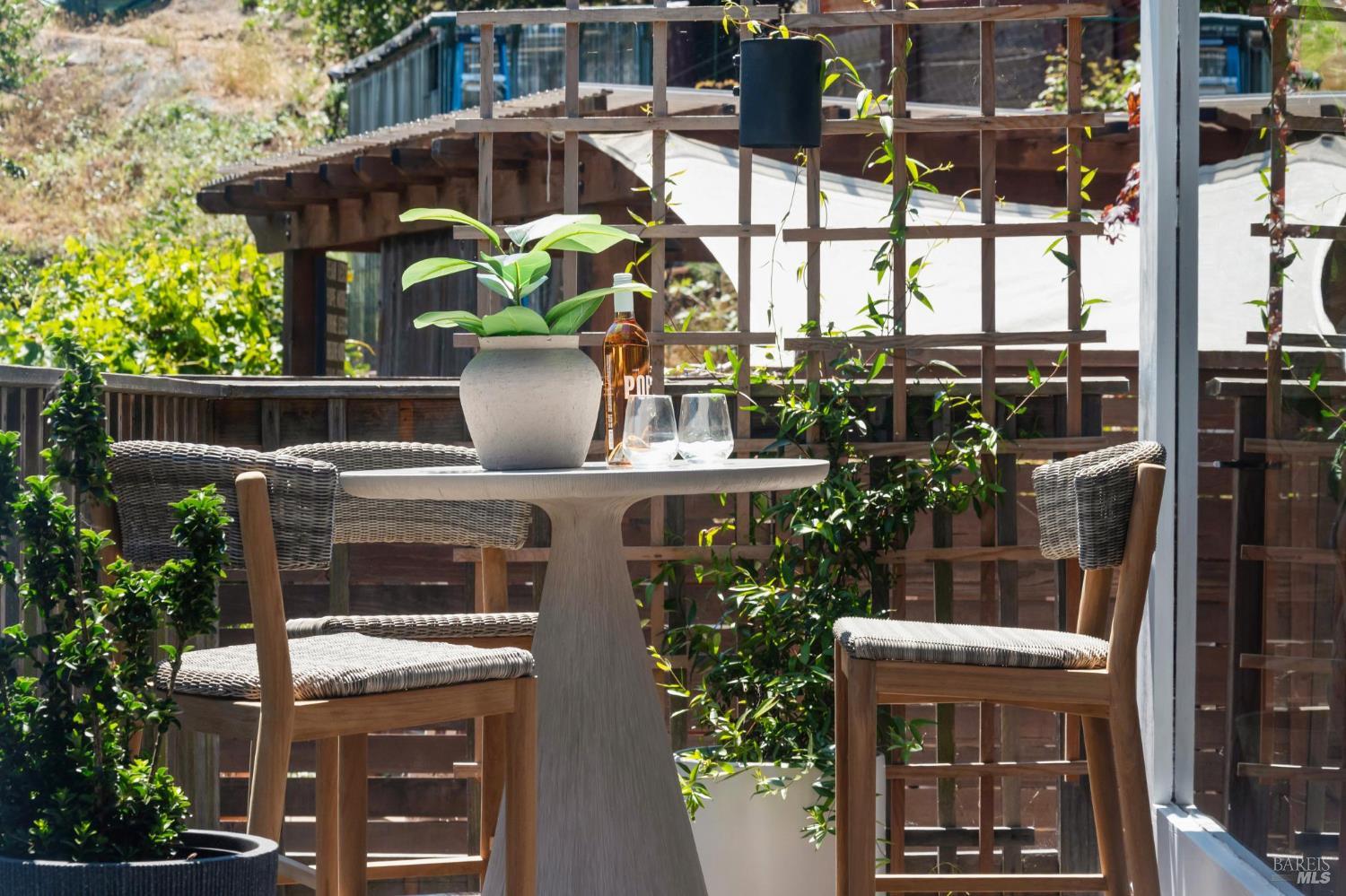 Detail Gallery Image 26 of 35 For 715 Alta Vista Rd, Mill Valley,  CA 94941 - 2 Beds | 1 Baths
