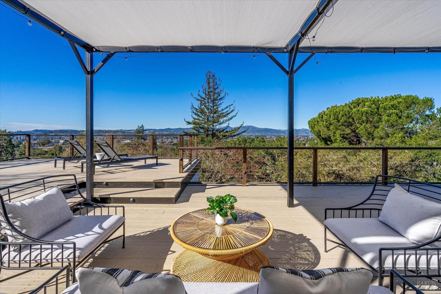Detail Gallery Image 28 of 35 For 7 Lutge Ct, Napa,  CA 94559 - 4 Beds | 3/1 Baths