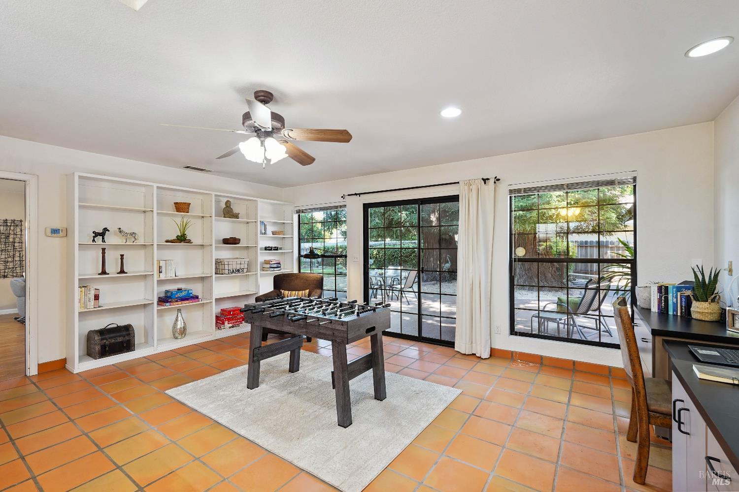 Detail Gallery Image 36 of 84 For 330 Buck Ave, Vacaville,  CA 95688 - 3 Beds | 3 Baths
