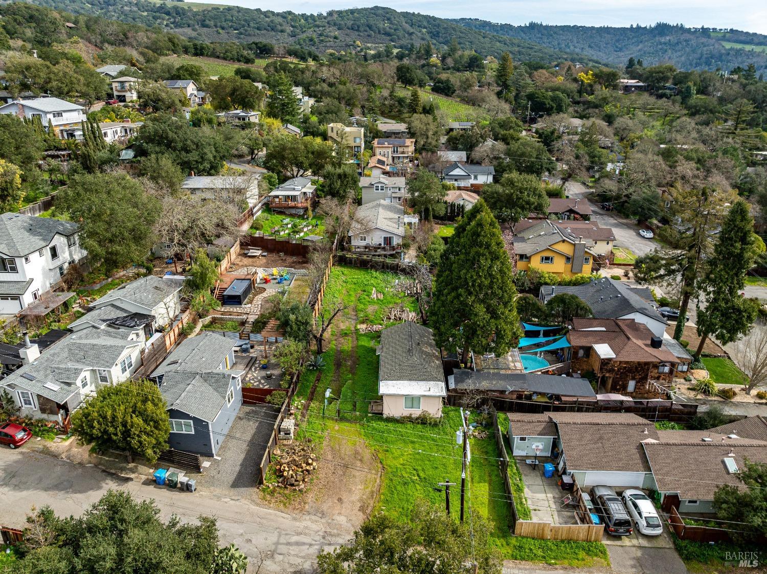 Detail Gallery Image 2 of 13 For 17364 Hillside Ave, Sonoma,  CA 95476 - – Beds | – Baths