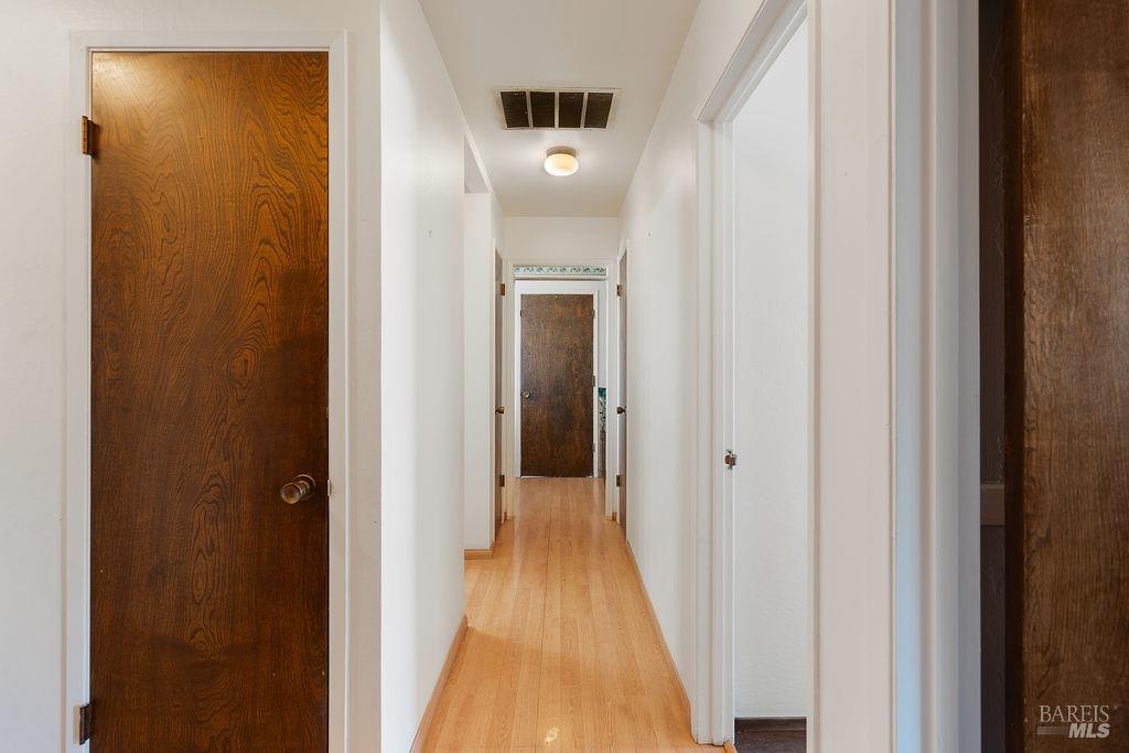 Detail Gallery Image 6 of 44 For 1314 Eastwood St, Vallejo,  CA 94591 - 3 Beds | 2 Baths