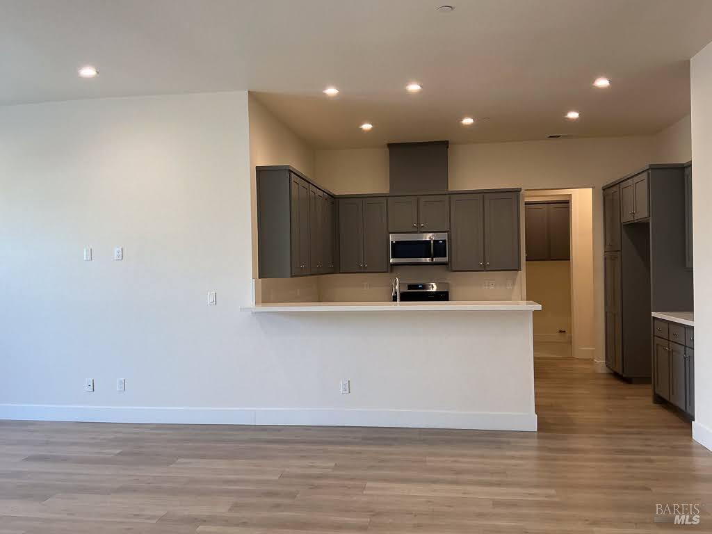 Detail Gallery Image 9 of 17 For 1329 Calabazas Dr, Windsor,  CA 95492 - 3 Beds | 2 Baths