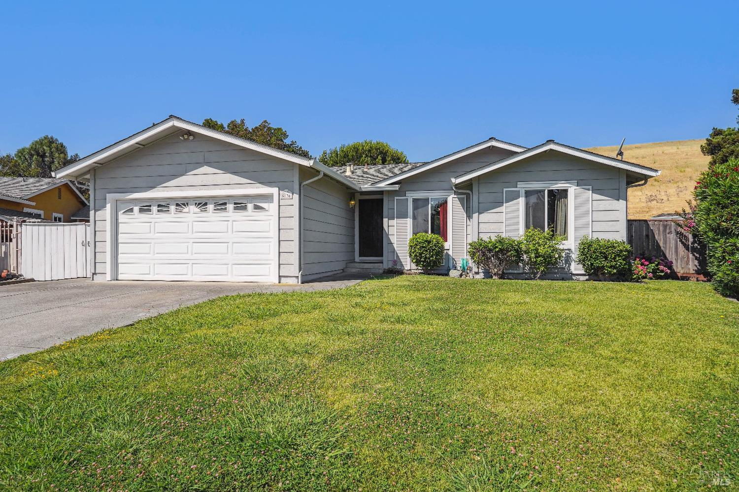 Detail Gallery Image 2 of 57 For 5136 Carriage Ct, Fairfield,  CA 94534 - 3 Beds | 2 Baths