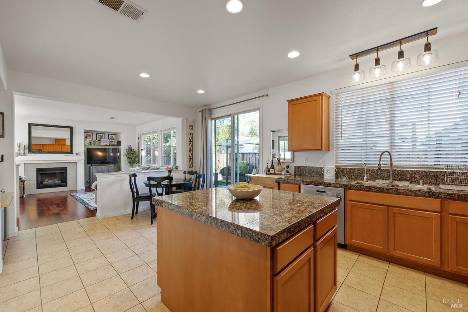 Detail Gallery Image 12 of 74 For 2350 Andre Ln, Santa Rosa,  CA 95403 - 4 Beds | 2/1 Baths