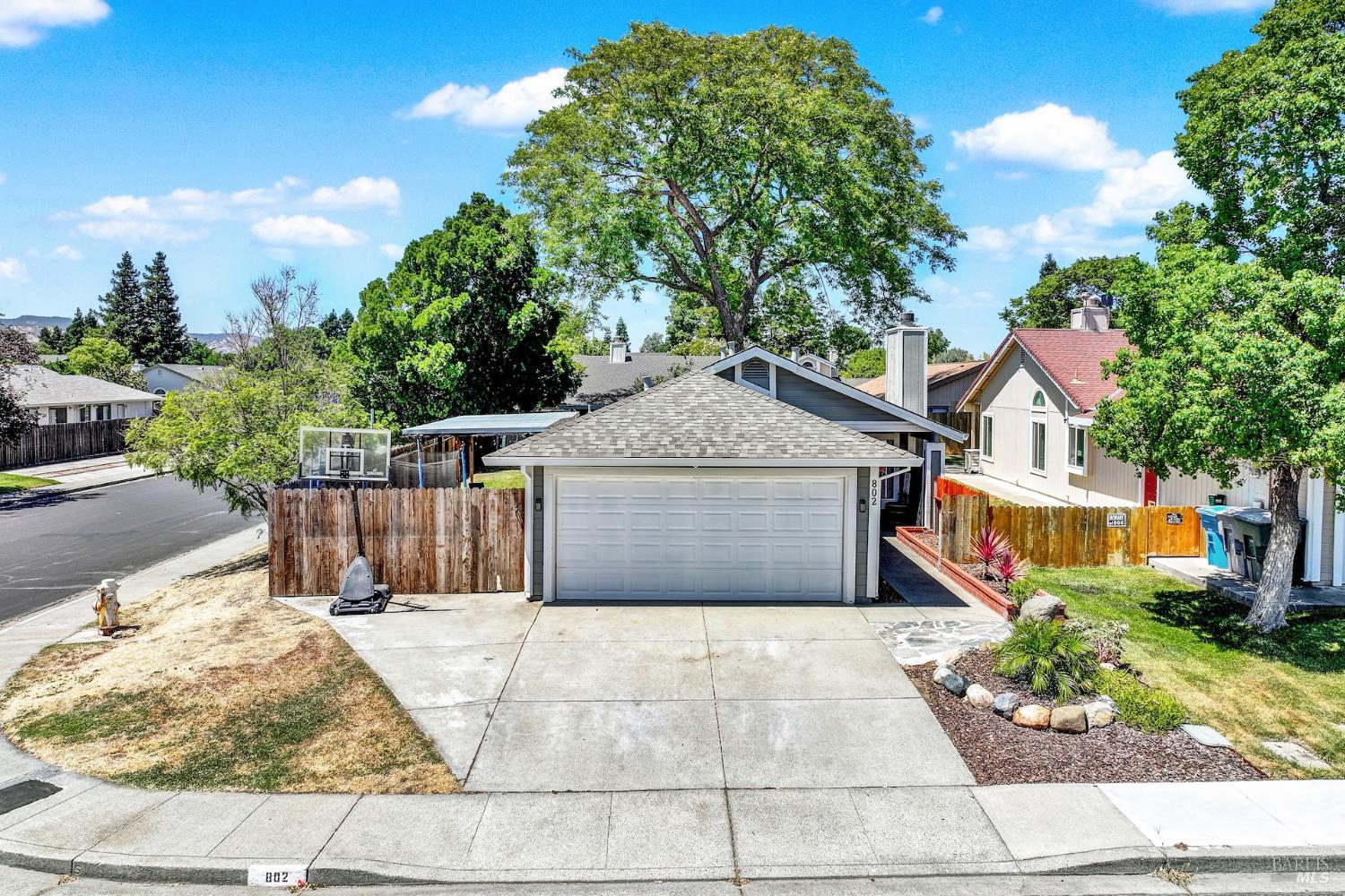 Detail Gallery Image 2 of 65 For 802 Morissette Way, Vacaville,  CA 95687 - 3 Beds | 2 Baths