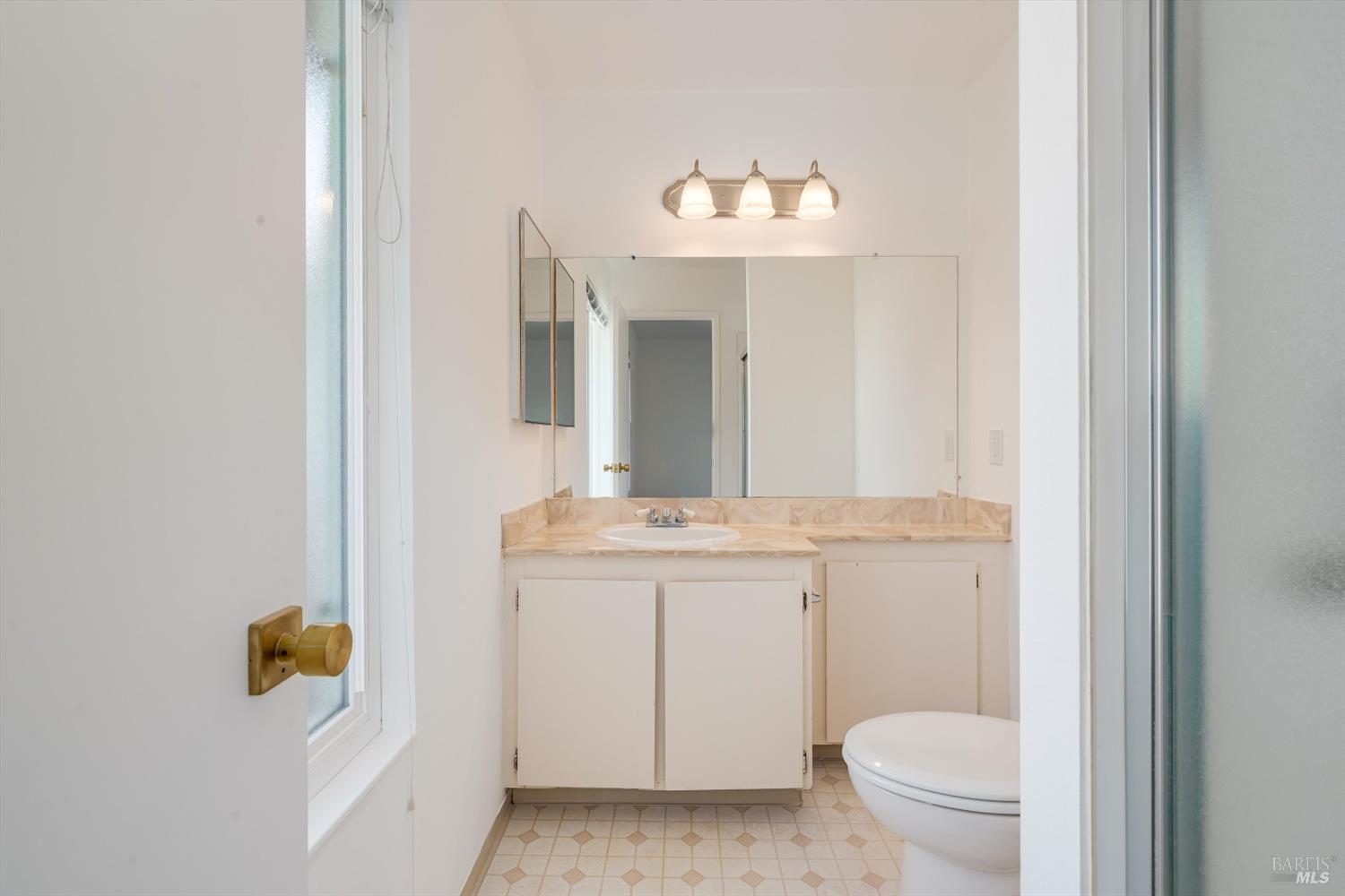 Detail Gallery Image 27 of 40 For 985 Elizabeth Ave, Rohnert Park,  CA 94928 - 3 Beds | 2 Baths