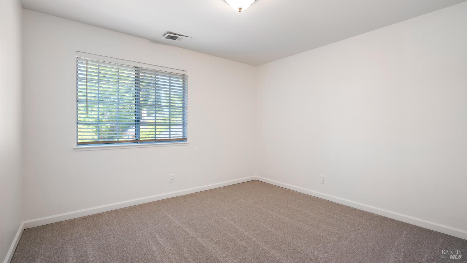 Detail Gallery Image 24 of 43 For 2318 S Hampton Cir, Santa Rosa,  CA 95401 - 4 Beds | 3 Baths