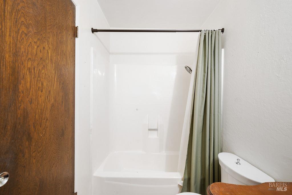 Detail Gallery Image 9 of 44 For 1314 Eastwood St, Vallejo,  CA 94591 - 3 Beds | 2 Baths