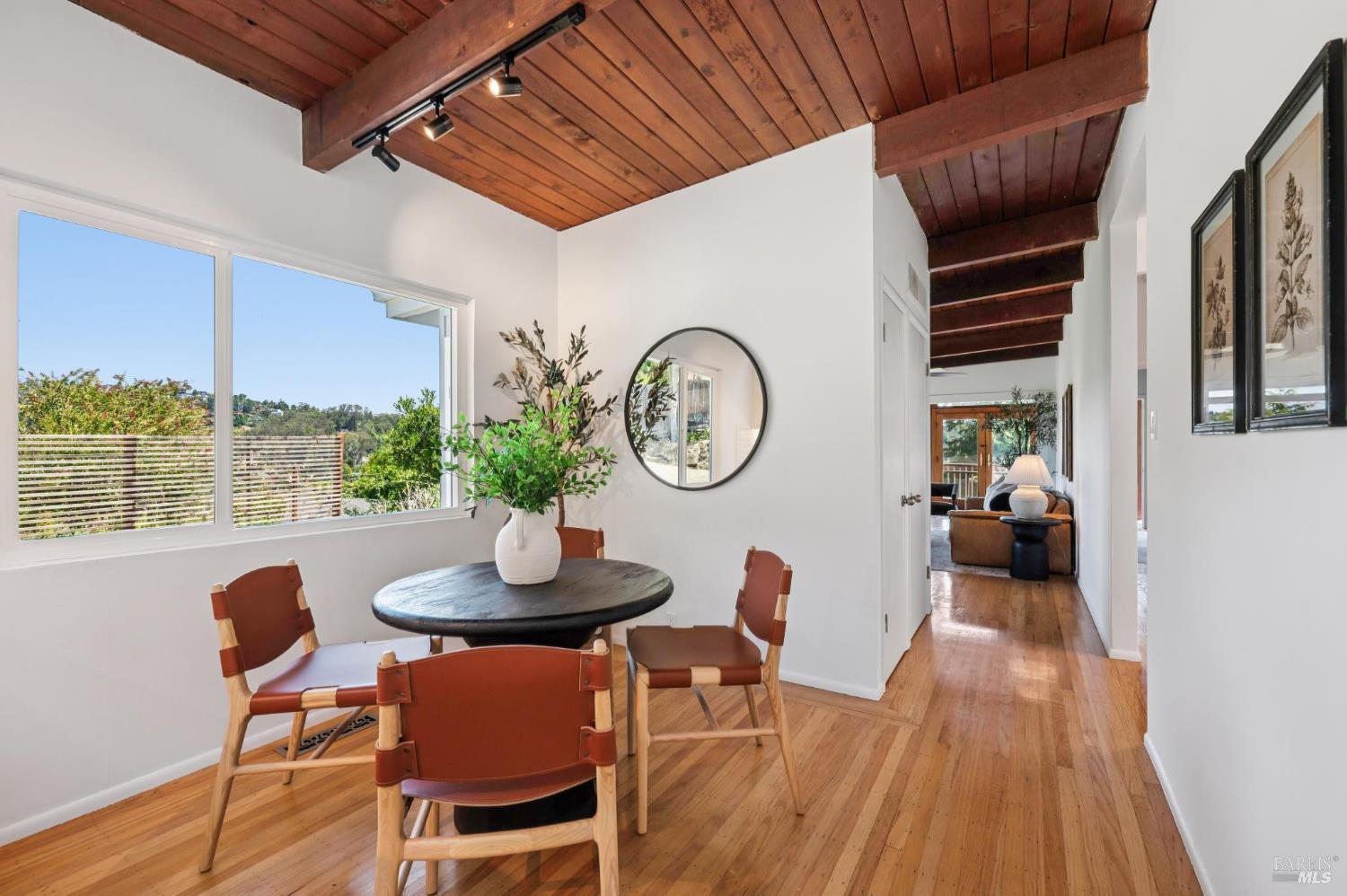 Detail Gallery Image 12 of 35 For 715 Alta Vista Rd, Mill Valley,  CA 94941 - 2 Beds | 1 Baths