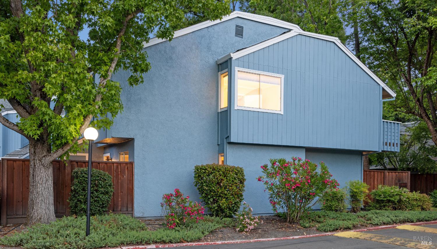Detail Gallery Image 3 of 56 For 510 Racquet Club Cir, Rohnert Park,  CA 94928 - 3 Beds | 1/1 Baths