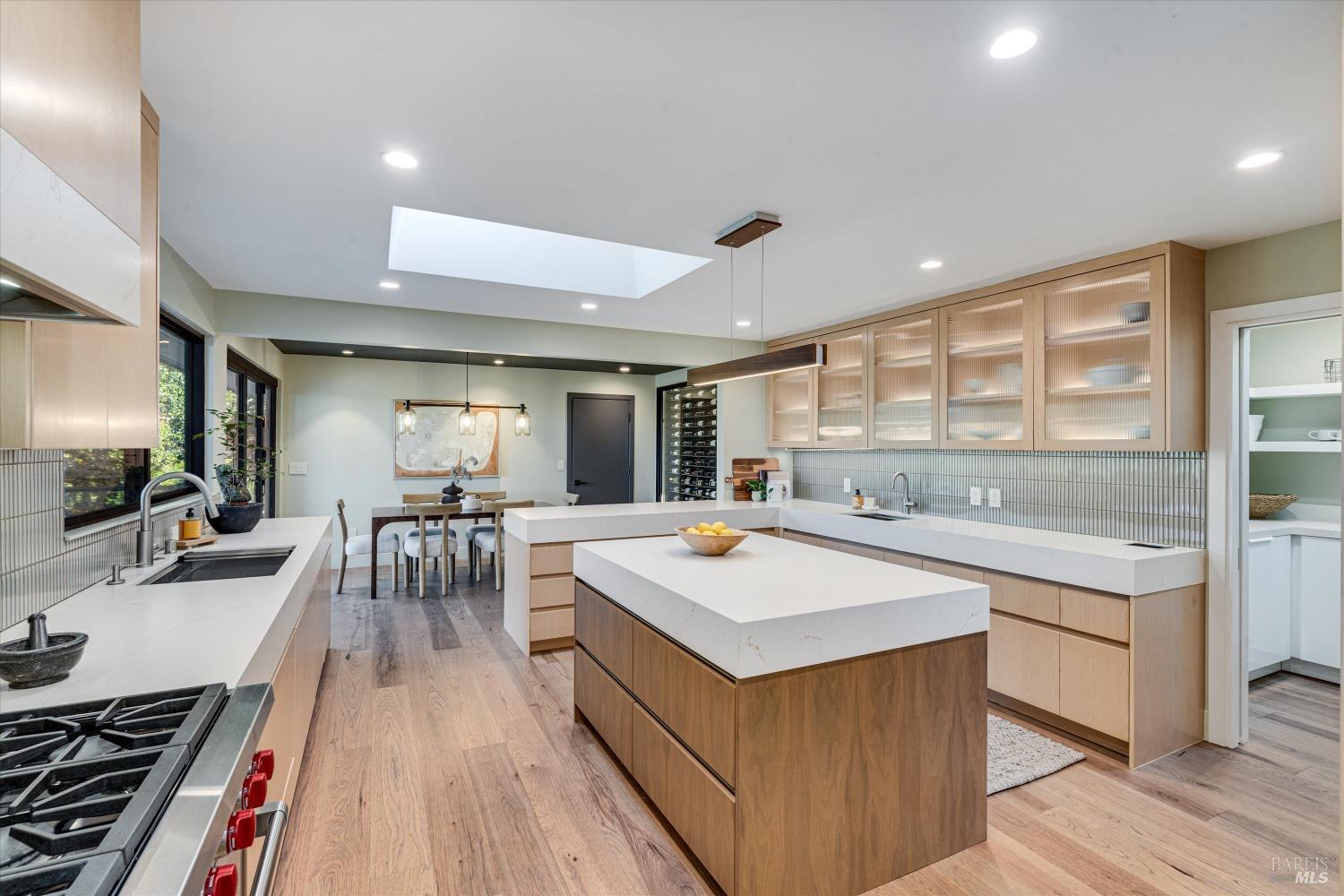 Detail Gallery Image 4 of 35 For 7 Lutge Ct, Napa,  CA 94559 - 4 Beds | 3/1 Baths