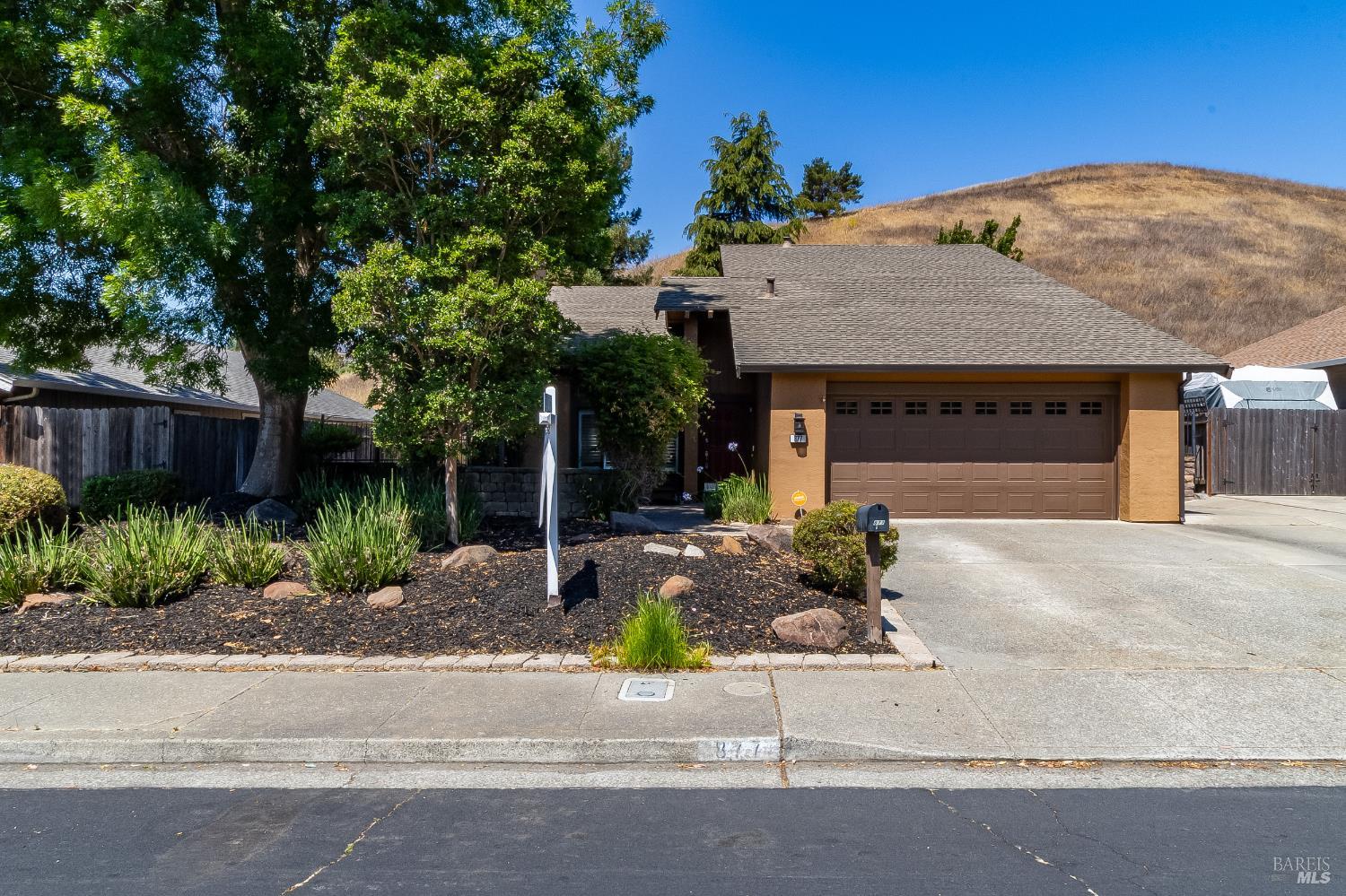 Detail Gallery Image 2 of 76 For 877 Rose Dr, Benicia,  CA 94510 - 4 Beds | 3 Baths