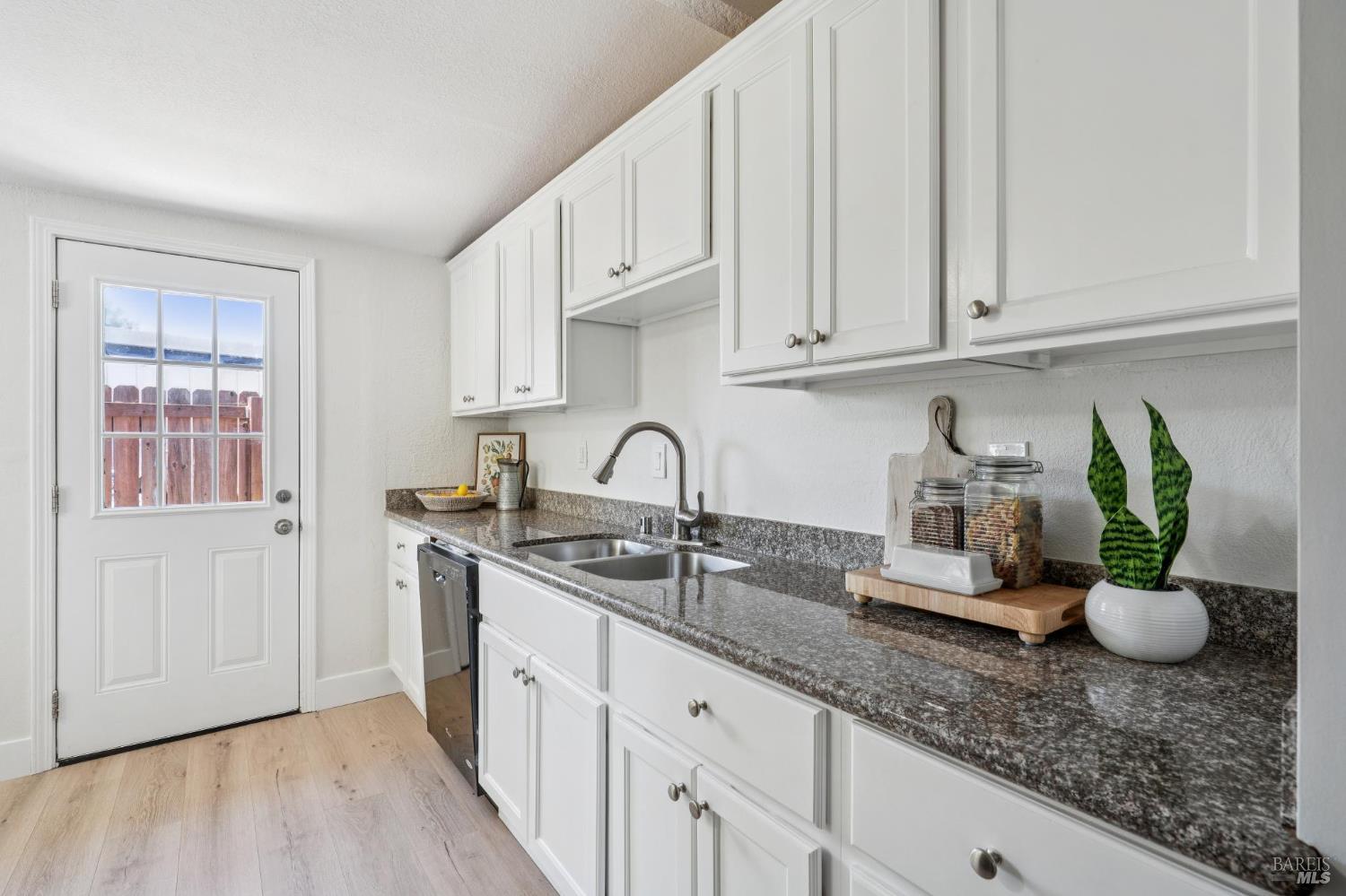 Detail Gallery Image 6 of 31 For 126 Los Altos Pl, American Canyon,  CA 94503 - 4 Beds | 3 Baths