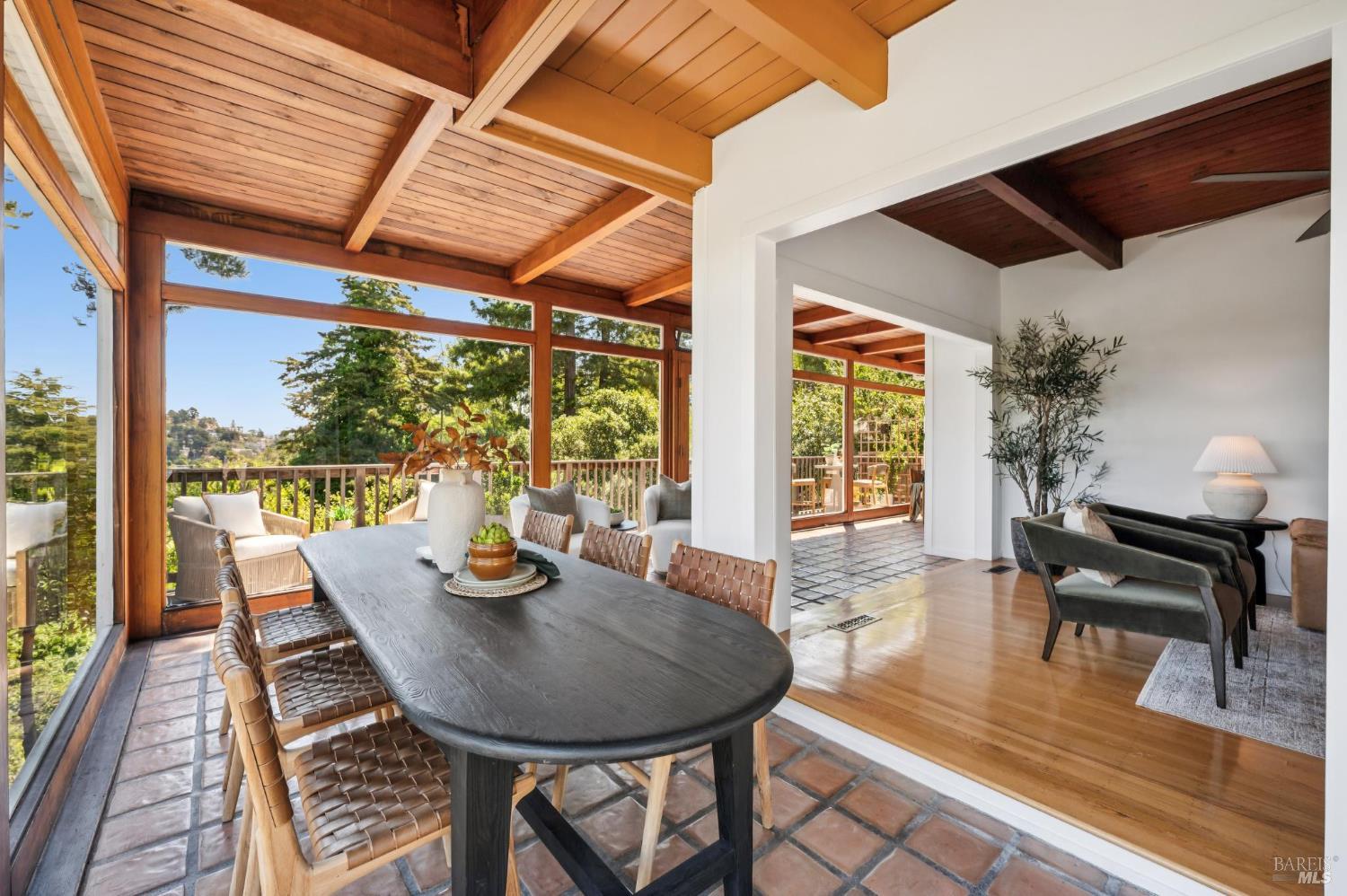 Detail Gallery Image 7 of 35 For 715 Alta Vista Rd, Mill Valley,  CA 94941 - 2 Beds | 1 Baths