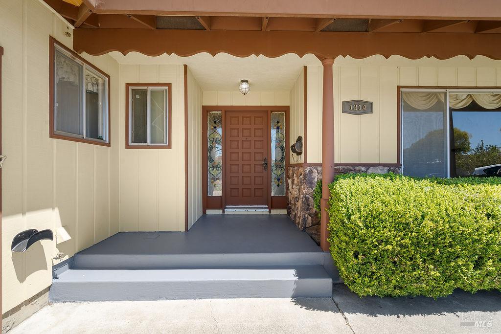 Detail Gallery Image 2 of 44 For 1314 Eastwood St, Vallejo,  CA 94591 - 3 Beds | 2 Baths