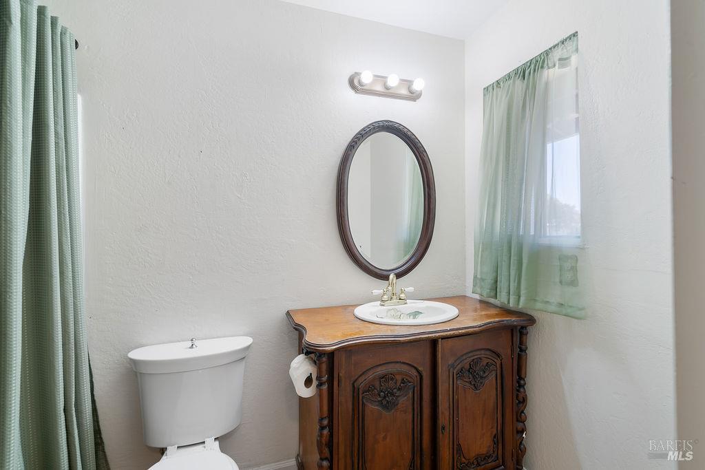 Detail Gallery Image 8 of 44 For 1314 Eastwood St, Vallejo,  CA 94591 - 3 Beds | 2 Baths