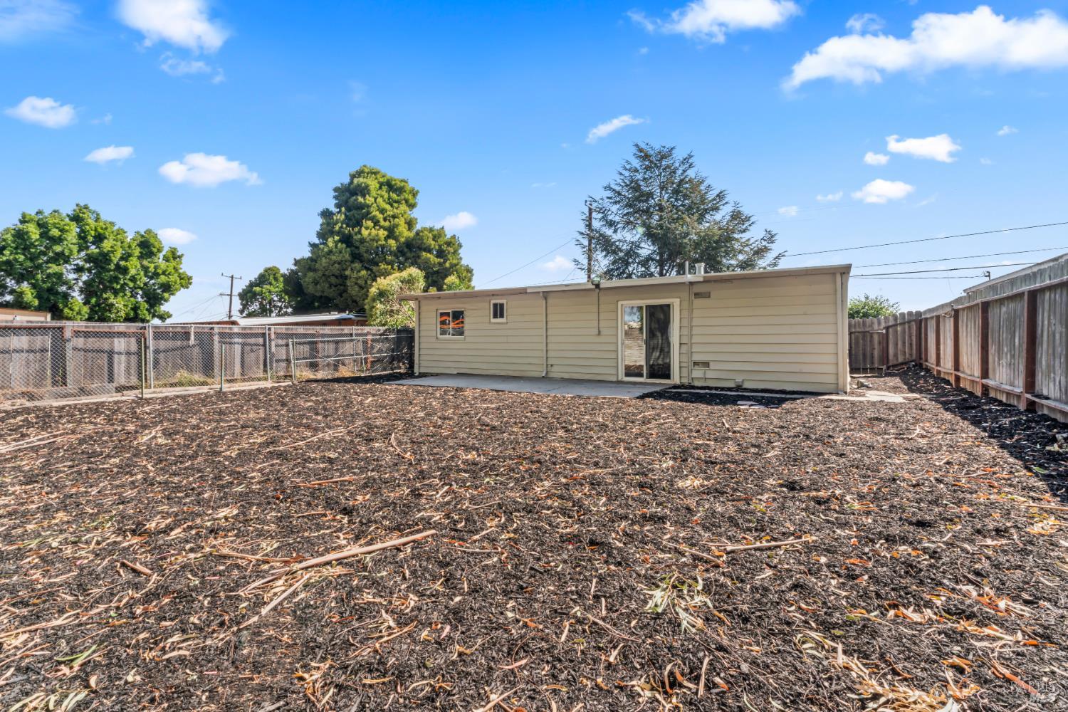 Detail Gallery Image 18 of 24 For 408 Christine Dr, San Pablo,  CA 94806 - 3 Beds | 1 Baths