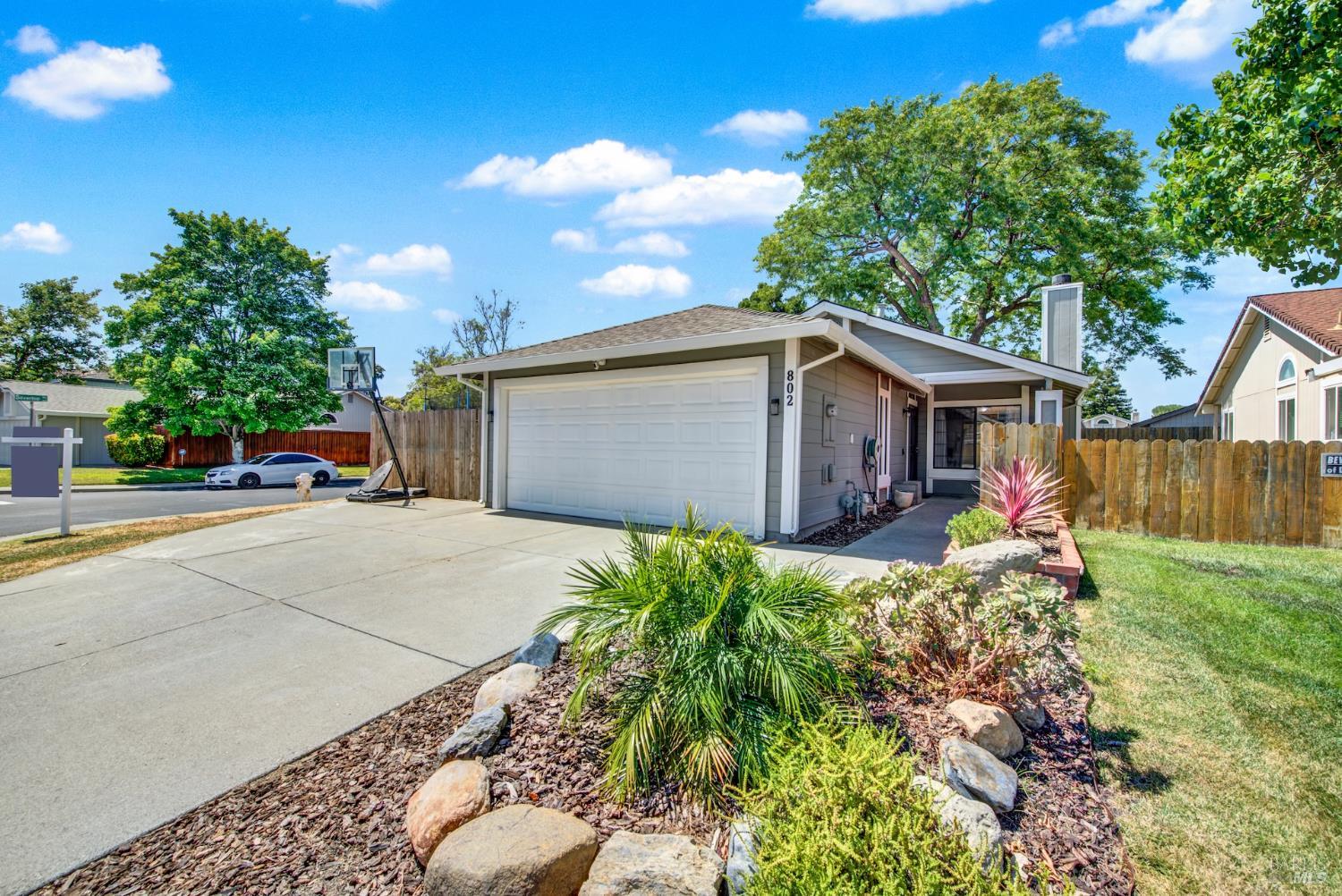Detail Gallery Image 8 of 65 For 802 Morissette Way, Vacaville,  CA 95687 - 3 Beds | 2 Baths