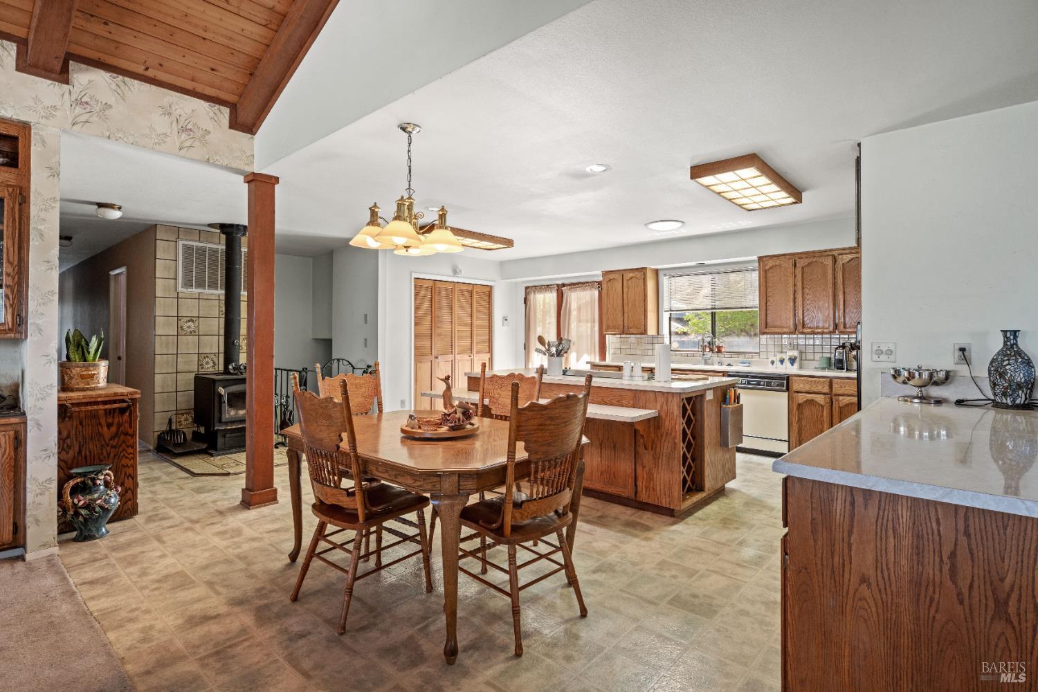 Detail Gallery Image 15 of 35 For 3300 Mill Creek Rd, Ukiah,  CA 95482 - 3 Beds | 2 Baths