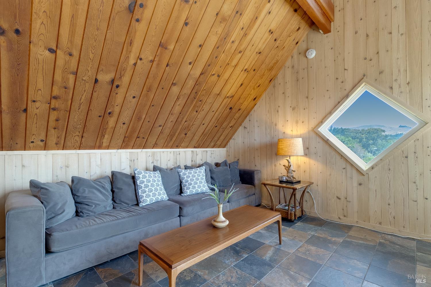 Detail Gallery Image 10 of 28 For 2020 Sandpiper Ct, Bodega Bay,  CA 94923 - 2 Beds | 1 Baths