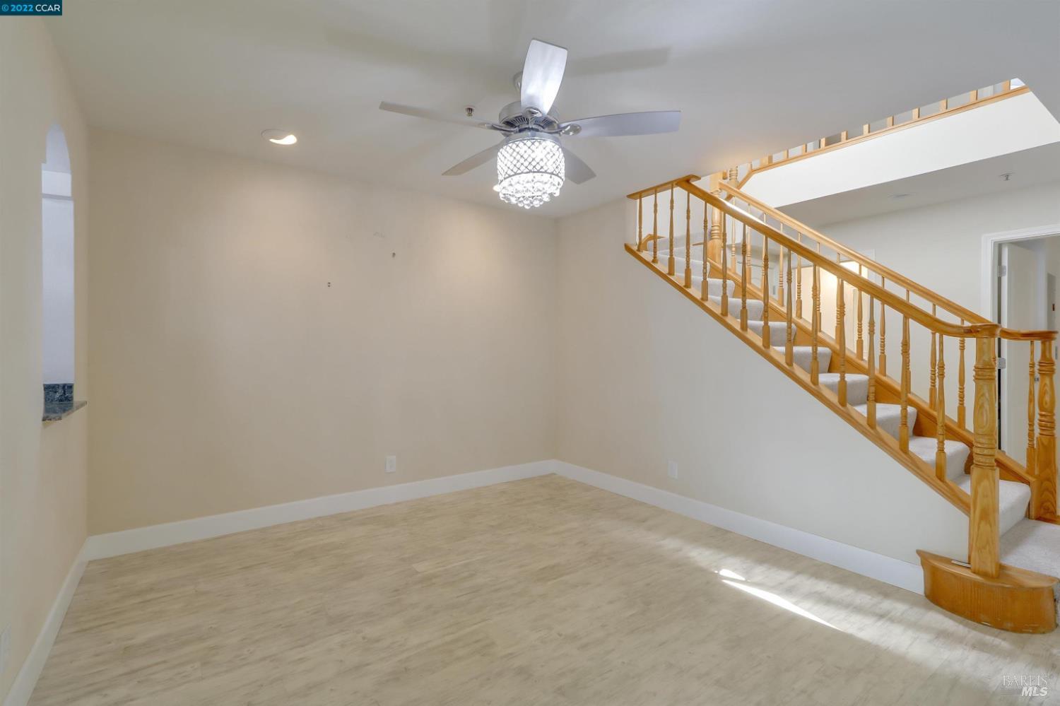 Detail Gallery Image 8 of 39 For 28 Shoal Dr, Vallejo,  CA 94591 - 3 Beds | 2/1 Baths