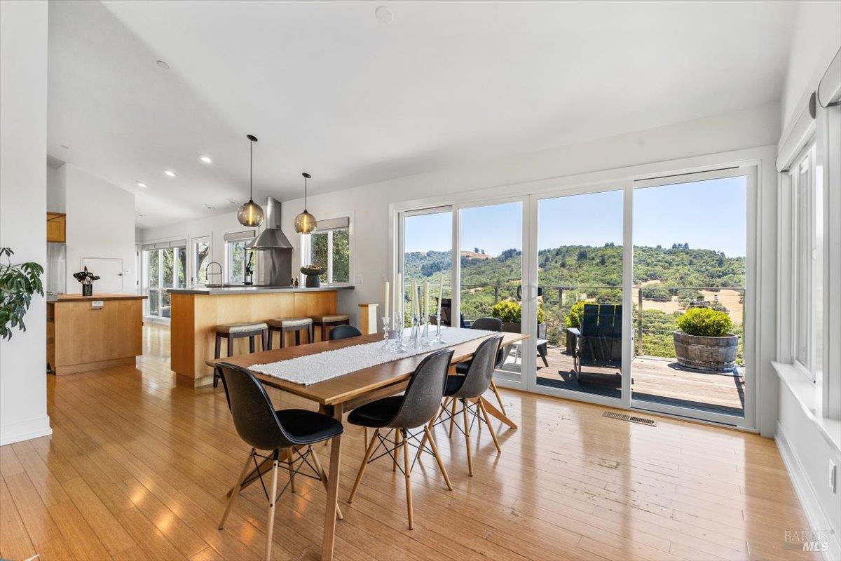 Detail Gallery Image 10 of 58 For 1831 Madrone Ave, Healdsburg,  CA 95448 - 3 Beds | 2/1 Baths