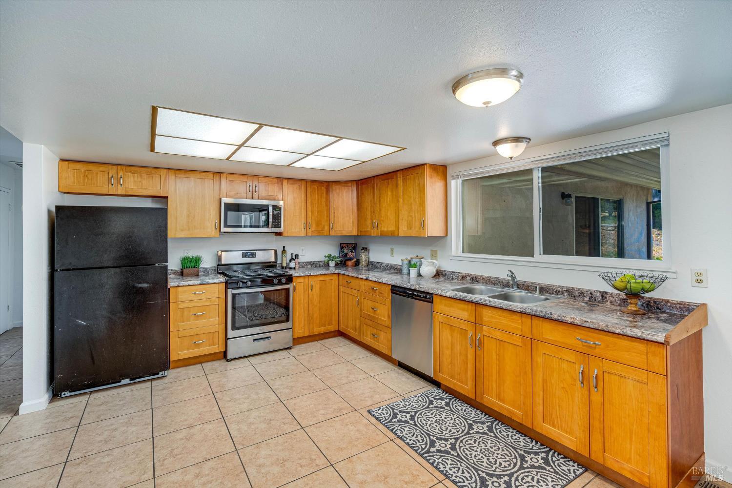 Detail Gallery Image 15 of 57 For 207 May Ct, Sebastopol,  CA 95472 - 4 Beds | 2 Baths