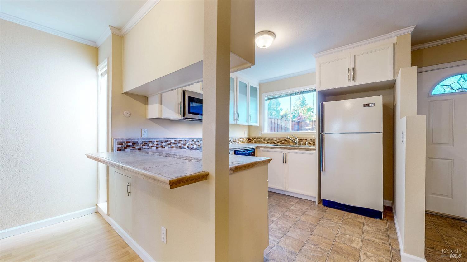 Detail Gallery Image 10 of 56 For 510 Racquet Club Cir, Rohnert Park,  CA 94928 - 3 Beds | 1/1 Baths