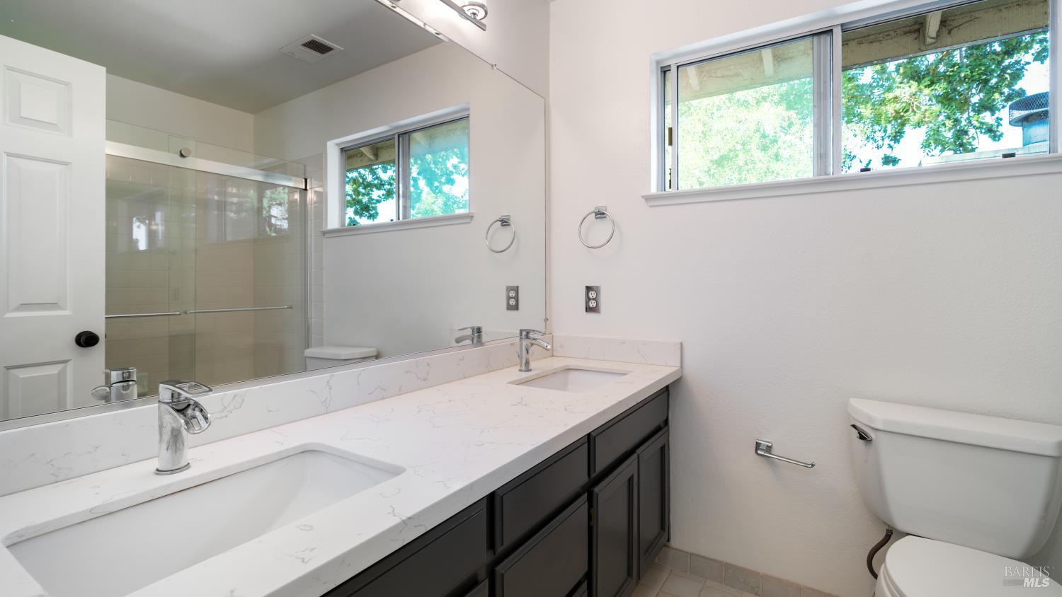 Detail Gallery Image 26 of 43 For 2318 S Hampton Cir, Santa Rosa,  CA 95401 - 4 Beds | 3 Baths