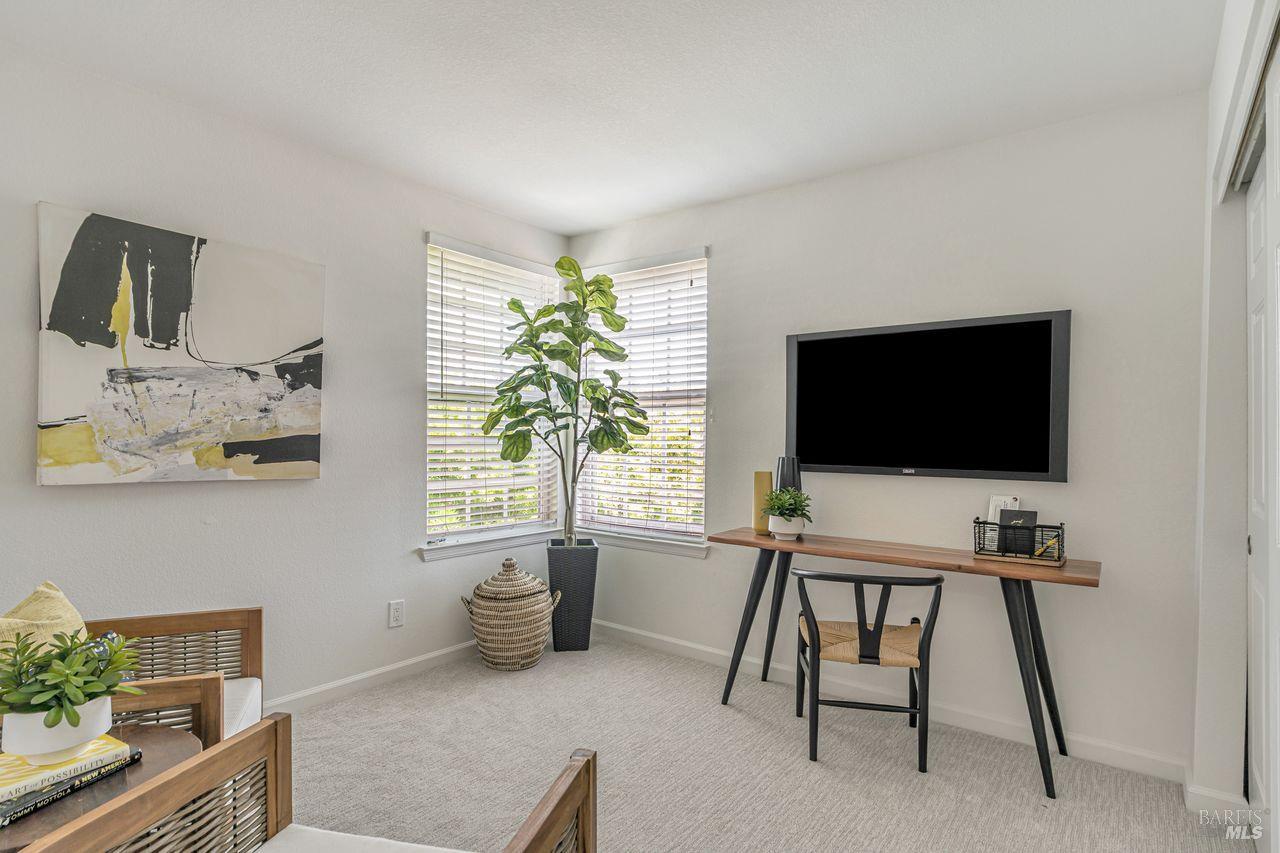 Detail Gallery Image 14 of 44 For 45 Mariners Cir, San Rafael,  CA 94903 - 3 Beds | 2 Baths