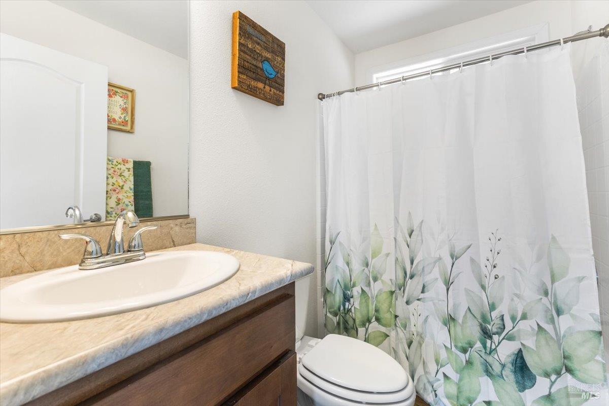 Detail Gallery Image 9 of 10 For 89 Oriole Way, Santa Rosa,  CA 95409 - 3 Beds | 2 Baths