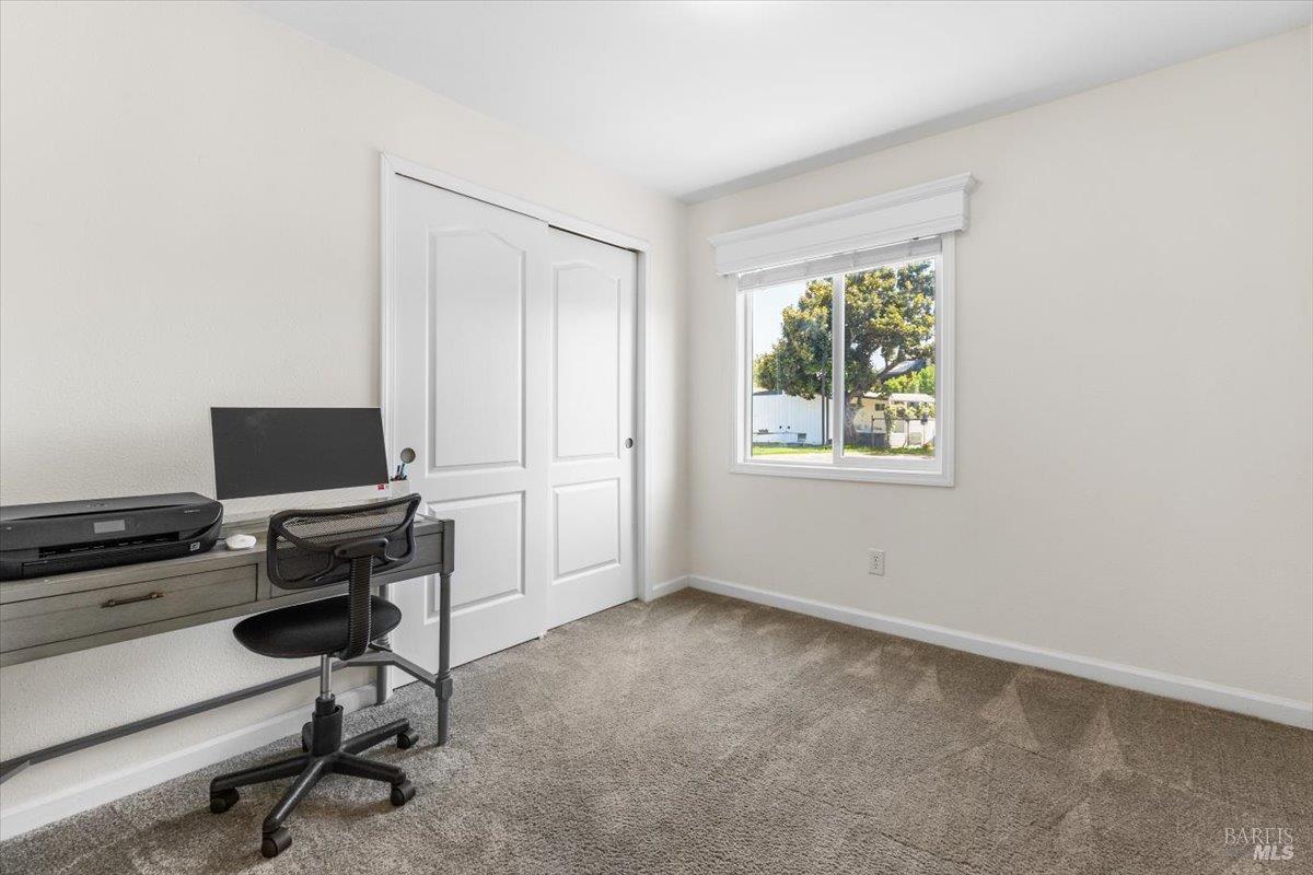 Detail Gallery Image 7 of 10 For 89 Oriole Way, Santa Rosa,  CA 95409 - 3 Beds | 2 Baths