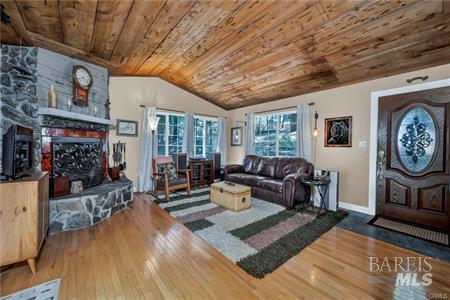 Detail Gallery Image 7 of 26 For 16635 Mountain View Dr, Cobb,  CA 95426 - 3 Beds | 1 Baths