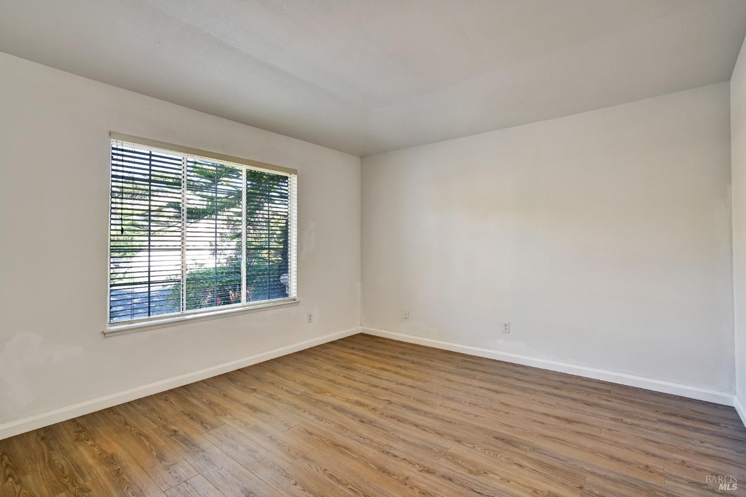 Detail Gallery Image 7 of 43 For 2139 Garnet Cir, Vallejo,  CA 94591 - 4 Beds | 2 Baths