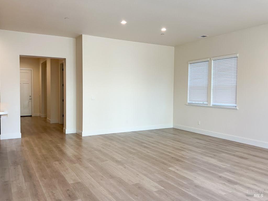 Detail Gallery Image 11 of 17 For 1329 Calabazas Dr, Windsor,  CA 95492 - 3 Beds | 2 Baths