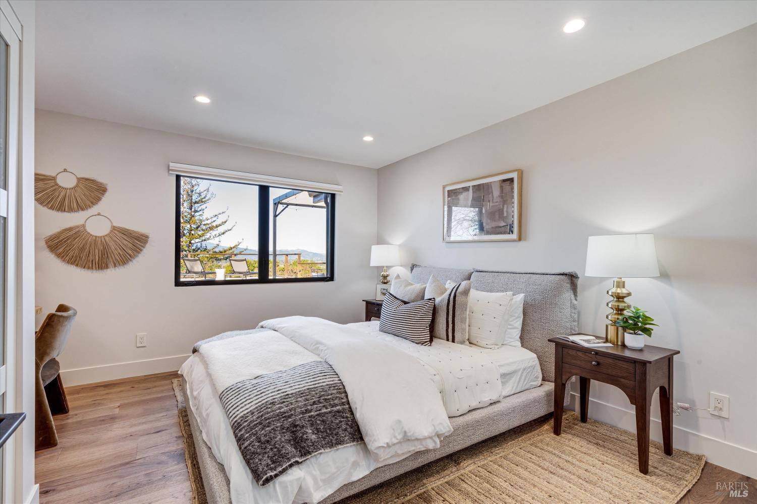 Detail Gallery Image 12 of 35 For 7 Lutge Ct, Napa,  CA 94559 - 4 Beds | 3/1 Baths