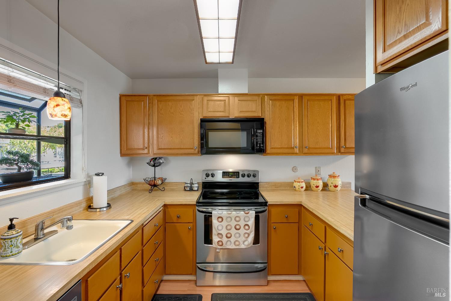 Detail Gallery Image 16 of 43 For 900 Southampton Rd #86,  Benicia,  CA 94510 - 1 Beds | 1 Baths