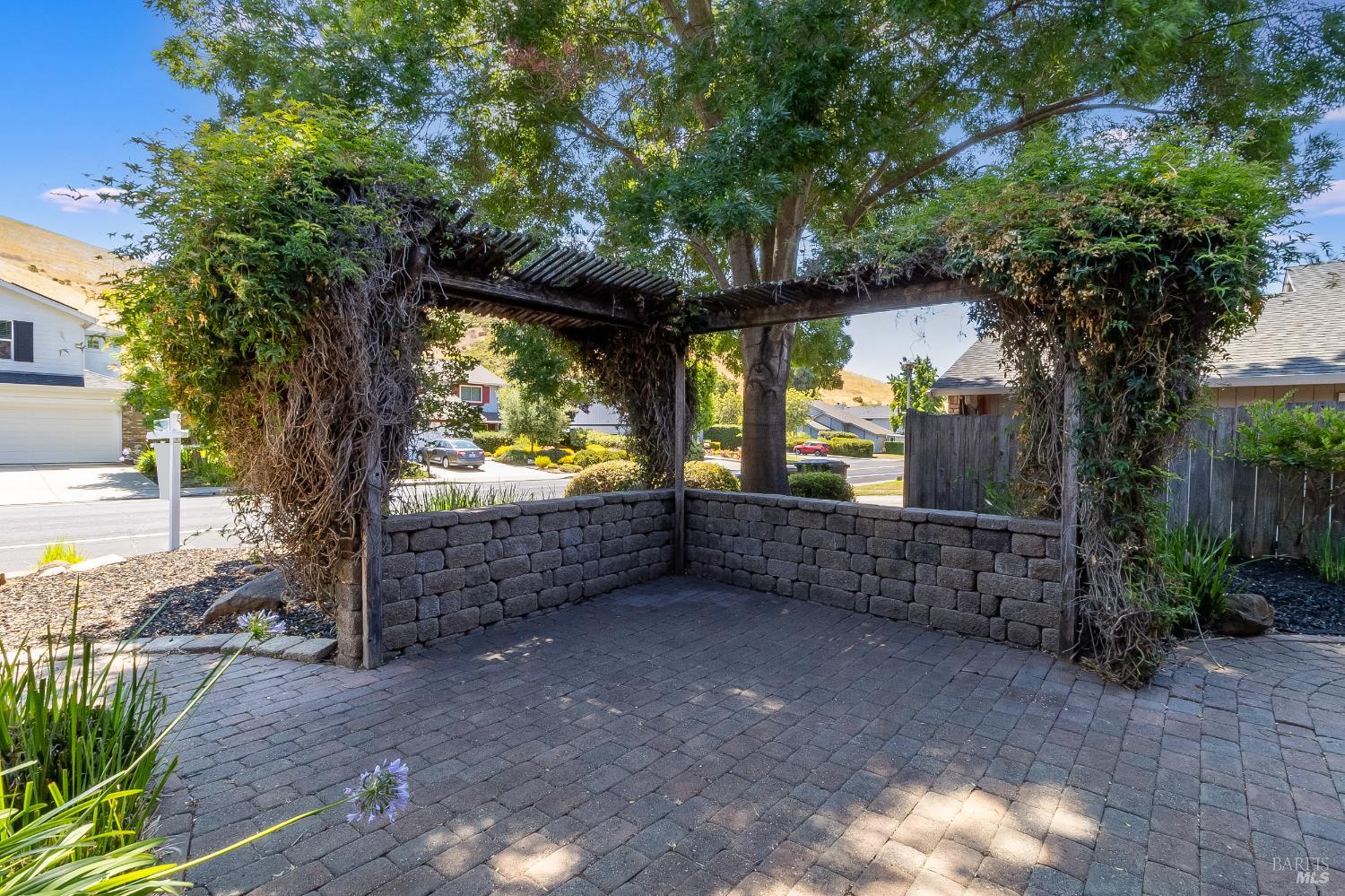 Detail Gallery Image 12 of 76 For 877 Rose Dr, Benicia,  CA 94510 - 4 Beds | 3 Baths