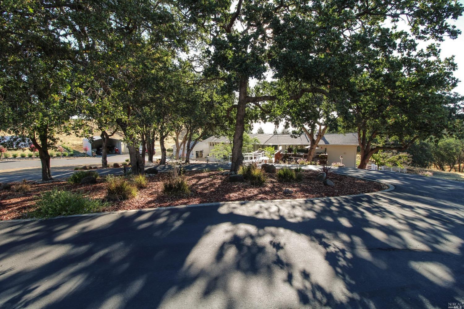 Detail Gallery Image 8 of 94 For 4150 Shelly Ln, Vacaville,  CA 95688 - 6 Beds | 4 Baths
