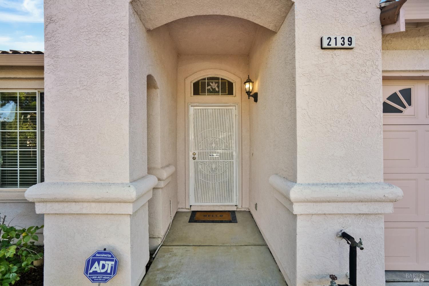 Detail Gallery Image 5 of 43 For 2139 Garnet Cir, Vallejo,  CA 94591 - 4 Beds | 2 Baths