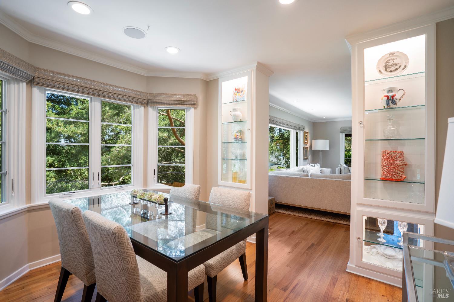 Detail Gallery Image 10 of 43 For 114 Tamal Vista Dr, San Rafael,  CA 94901 - 3 Beds | 2 Baths