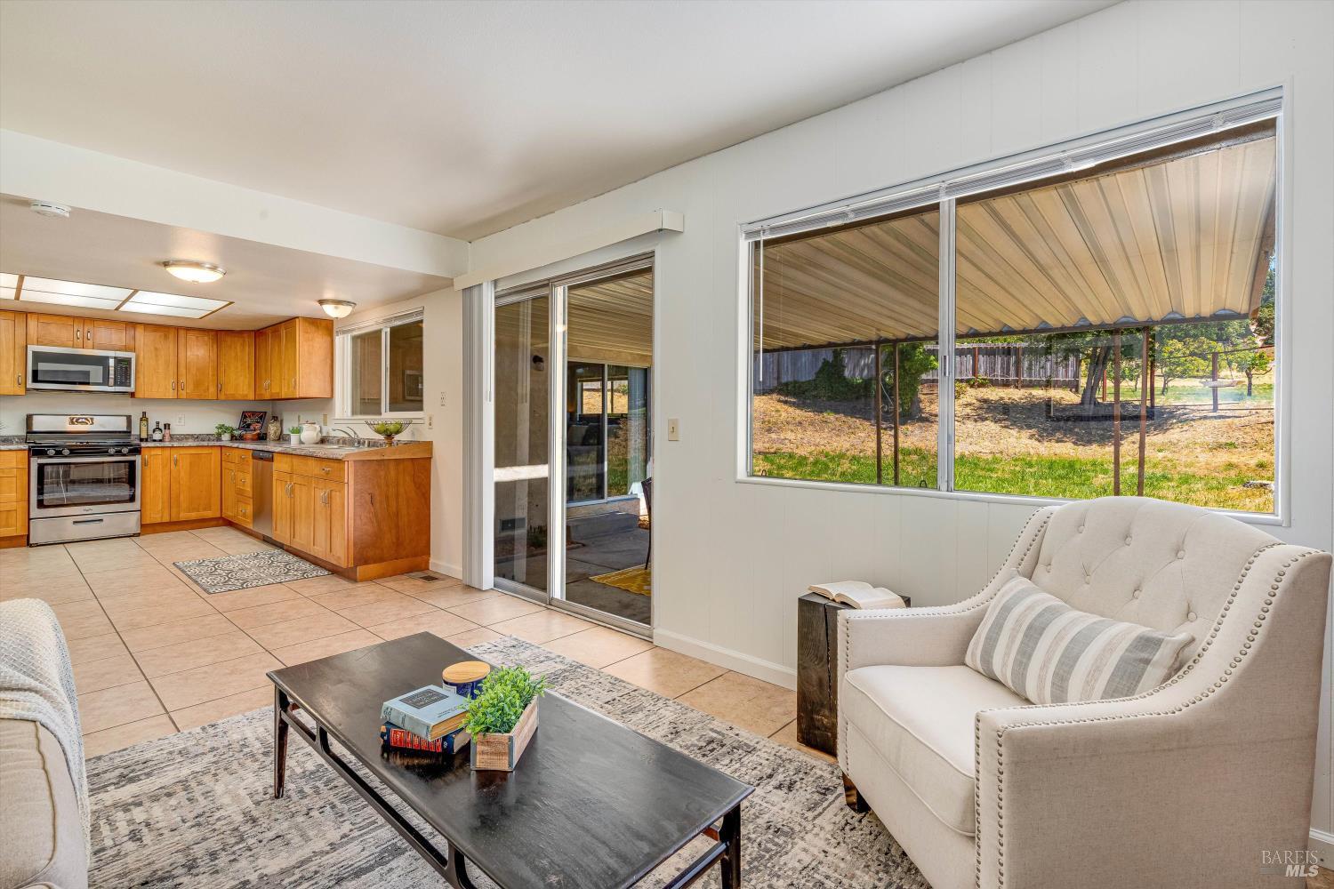 Detail Gallery Image 16 of 57 For 207 May Ct, Sebastopol,  CA 95472 - 4 Beds | 2 Baths