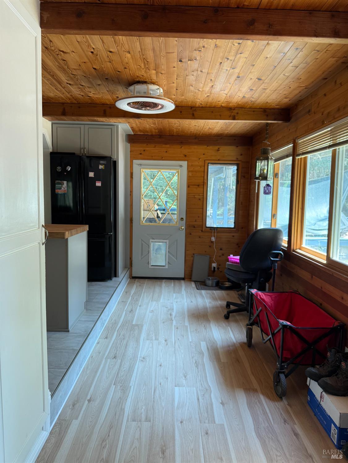 Detail Gallery Image 13 of 31 For 31300 Sherwood Rd, Willits,  CA 95490 - 4 Beds | 3 Baths
