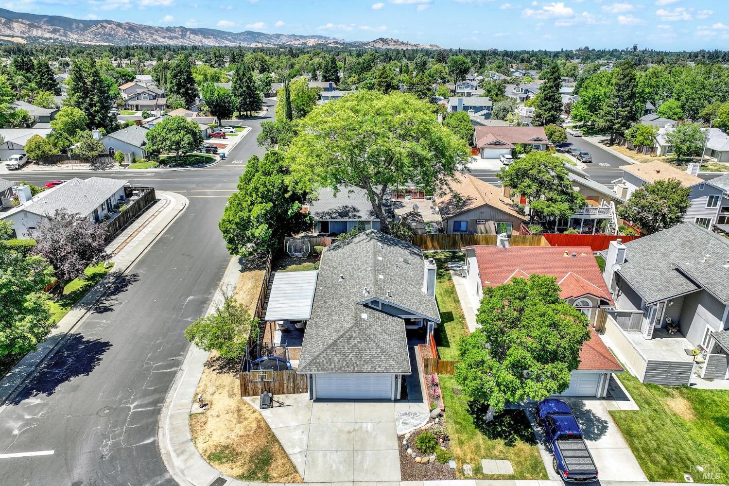 Detail Gallery Image 5 of 65 For 802 Morissette Way, Vacaville,  CA 95687 - 3 Beds | 2 Baths