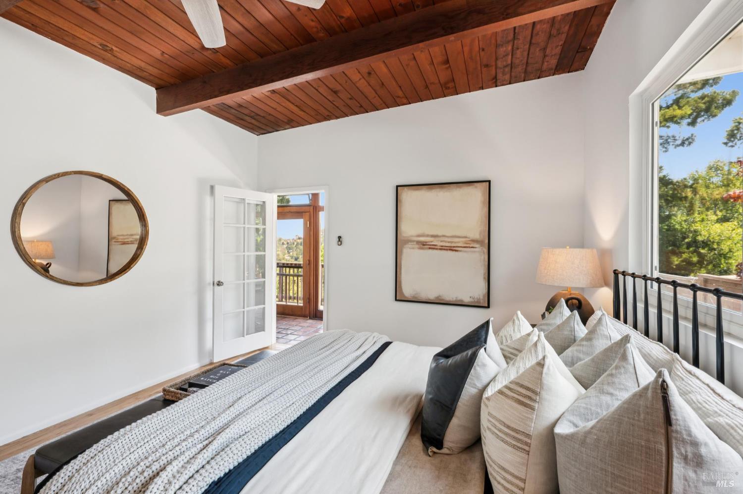 Detail Gallery Image 19 of 35 For 715 Alta Vista Rd, Mill Valley,  CA 94941 - 2 Beds | 1 Baths
