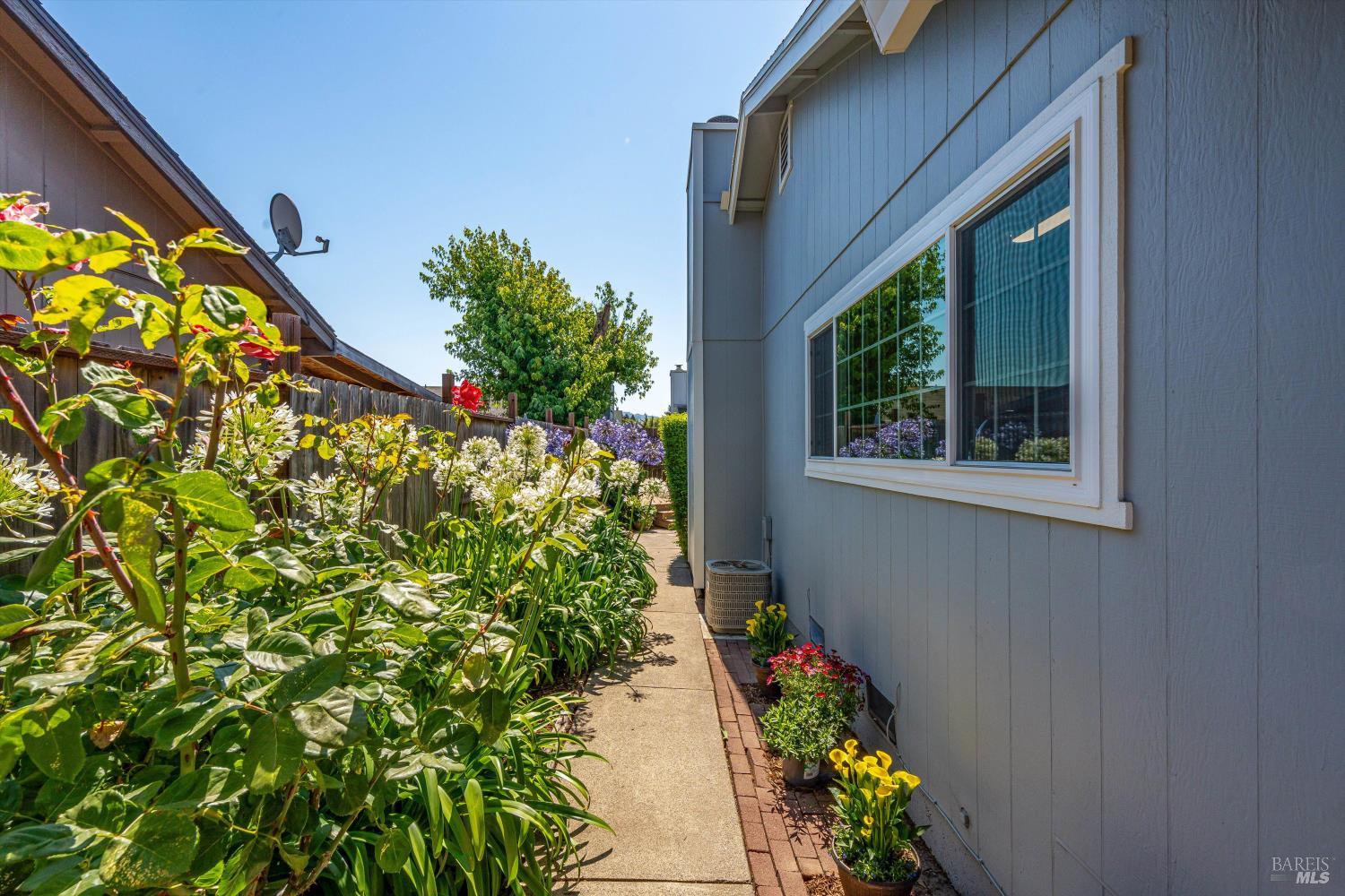 Detail Gallery Image 39 of 40 For 985 Elizabeth Ave, Rohnert Park,  CA 94928 - 3 Beds | 2 Baths