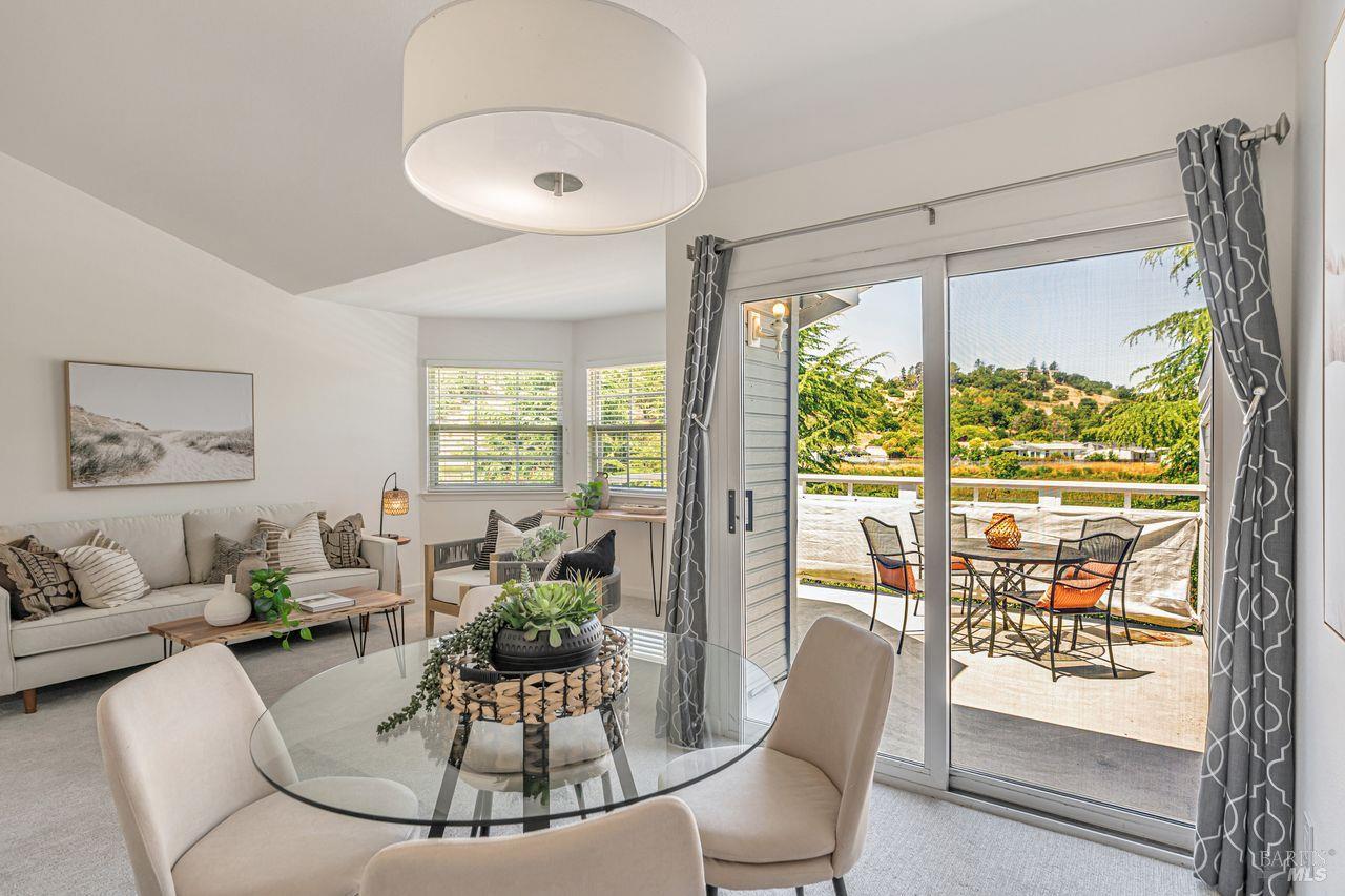 Detail Gallery Image 2 of 44 For 45 Mariners Cir, San Rafael,  CA 94903 - 3 Beds | 2 Baths