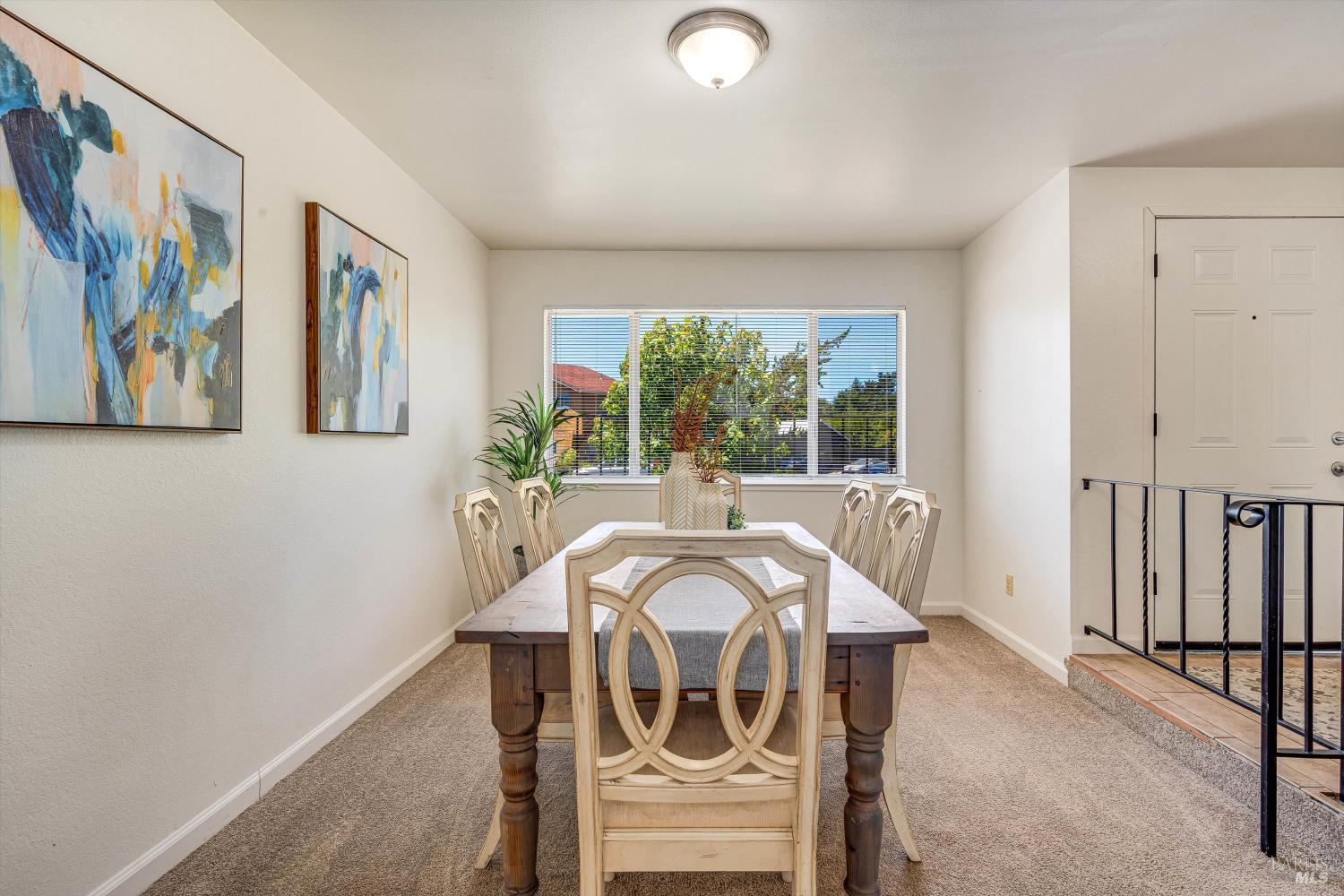 Detail Gallery Image 12 of 57 For 207 May Ct, Sebastopol,  CA 95472 - 4 Beds | 2 Baths