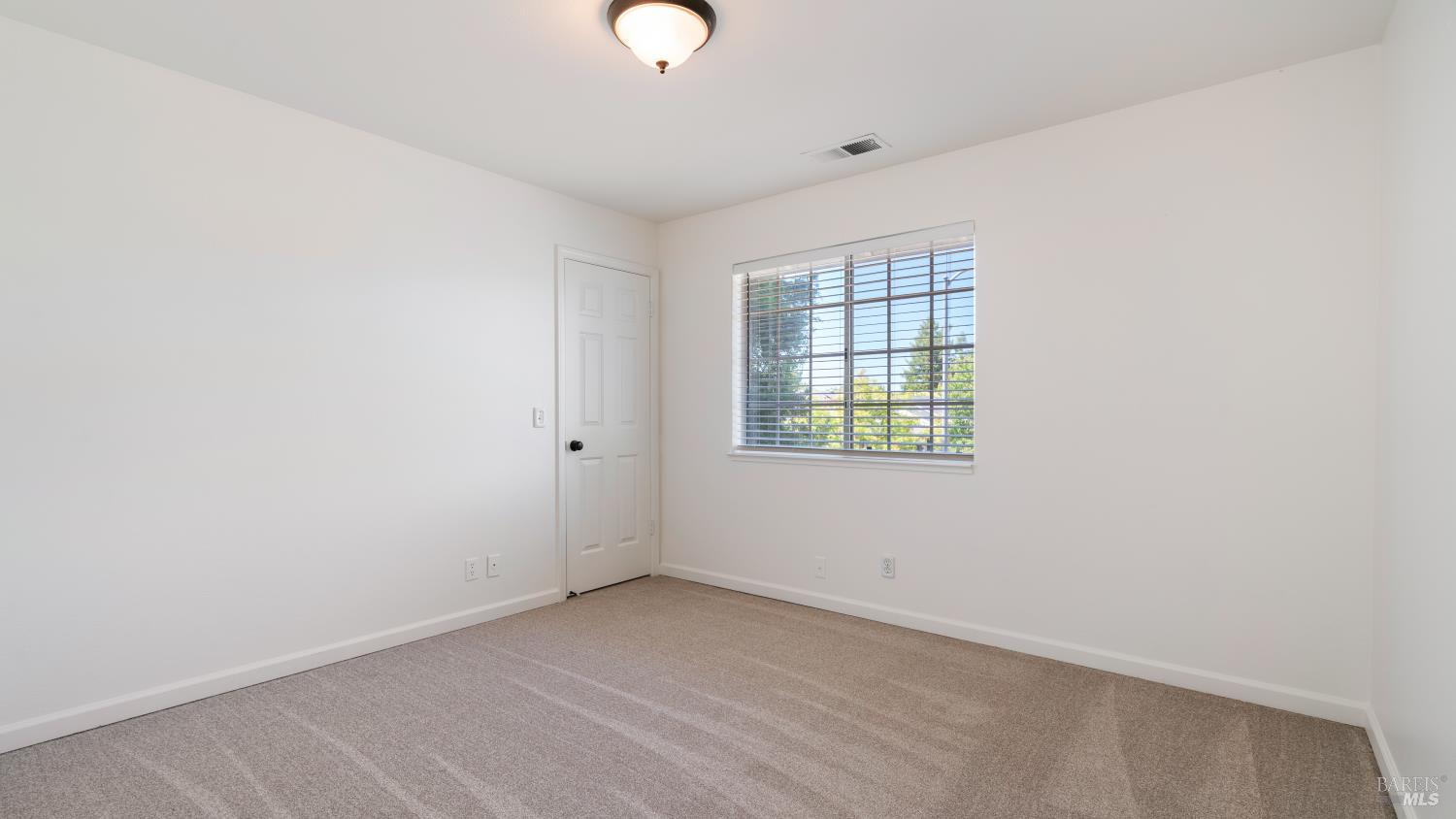 Detail Gallery Image 23 of 43 For 2318 S Hampton Cir, Santa Rosa,  CA 95401 - 4 Beds | 3 Baths